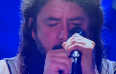 Dave Grohl supported by fans as ‘broken’ Foo Fighters singer cries during Taylor Hawkins tribute