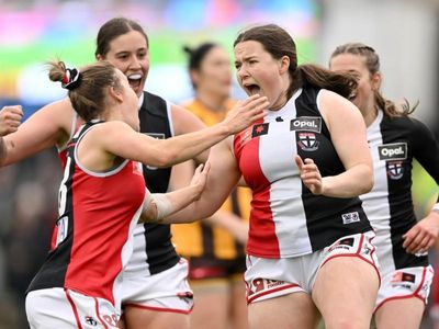 Rampant St Kilda thrash Hawthorn in AFLW