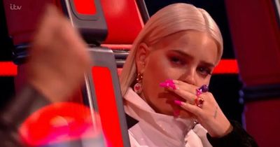 Anne-Marie left in tears on ITV The Voice UK as viewers 'sobbing' over Sir Tom Jones' heartbreaking tribute