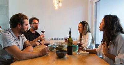 Woman sneaks out of restaurant after fiancé demands she pays for the whole group