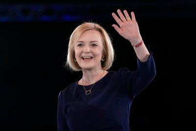 Liz Truss ‘strongly considering freeze for energy bills due to economic squeeze’