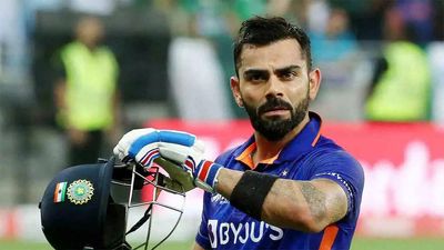 Watch: No one except MS Dhoni messaged me after I quit Test captaincy, says Virat Kohli