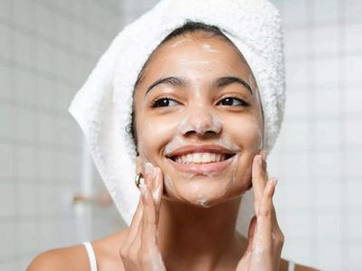 The benefit of Vitamin C face wash for oily skin