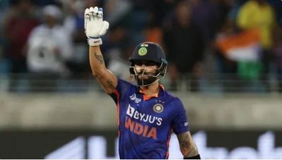 No one except Dhoni messaged me after I quit Test captaincy: Virat Kohli