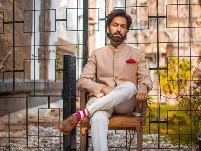 Nakuul Mehta takes back his words after trolling Pakistani cricket fans last time; jokes, 'I don't own a TV'