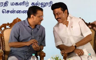 Chief Ministers Stalin, Kejriwal compliment each other