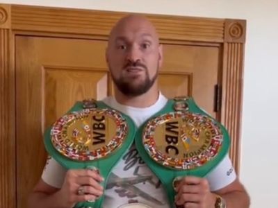 Tyson Fury offers Anthony Joshua chance to fight him for WBC heavyweight title