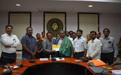 Faculty should focus on research, new developments, says V-C