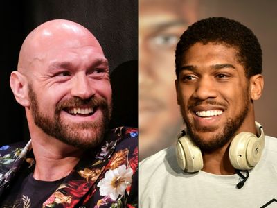 Fury offers Joshua 'Battle of Britain' heavyweight bout