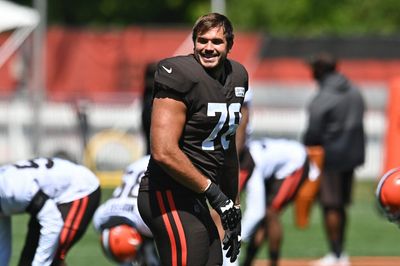 RT Jack Conklin practices, chance to play Week 1
