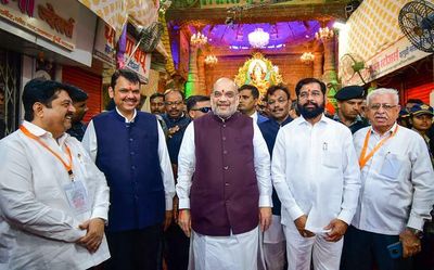 Amit Shah asks party cadre to teach a lesson to Uddhav faction in BMC election