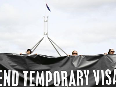 Minister vows to work on protection visas
