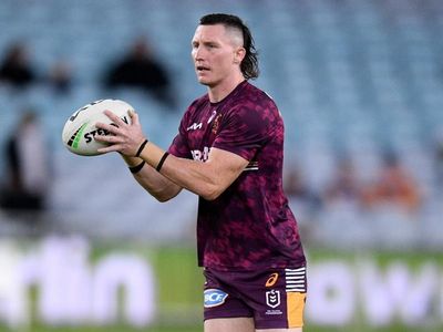 Gamble inks two-year deal with Knights