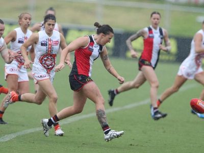 Two more AFLW players suffer ACL tears