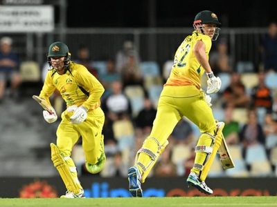 Green, Carey combine to edge NZ in ODI