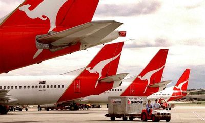 Firearms on baggage carousels and bags crushed: internal memos reveal Qantas ground safety incidents