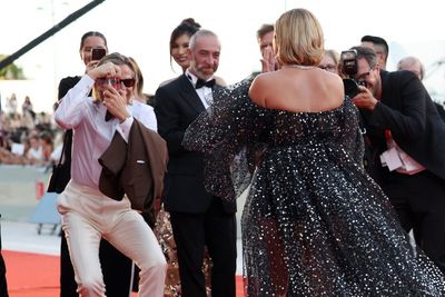 ‘You’re doing amazing, sweetie’: Fans react to Chris Pine taking pictures of Florence Pugh at Venice Film Festival