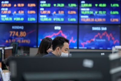 Global stocks rise as Europe wrestles with gas shortages