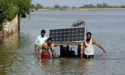 Pakistan’s biggest lake may burst banks after draining attempts fail