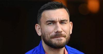 Robert Snodgrass completes Hearts free transfer as Robbie Neilson hands signing 'invaluable' tag