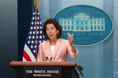 Raimondo announces strategy to boost US chip manufacturing ahead of Biden's Ohio trip - Roll Call