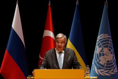 U.N. chief urges Russia, Ukraine to demilitarize nuclear power plant