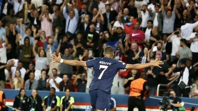 Mbappé's double takes PSG past Juventus in Champions League opener