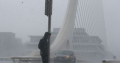 Met Eireann forecast torrential weather as thunder and lightning arrive amid weather warning