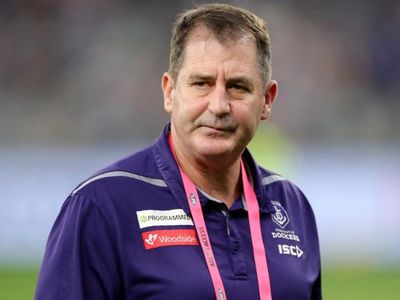 Lyon rejects Essendon coaching overtures