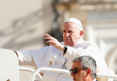 Praying for 'martyred Ukraine', Pope urges halt to 'world war'
