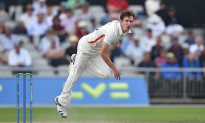 County cricket: Luke Wells blasts Lancashire into Roses box seat