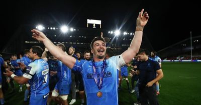 Uncapped Welsh flanker joins star-studded English giants