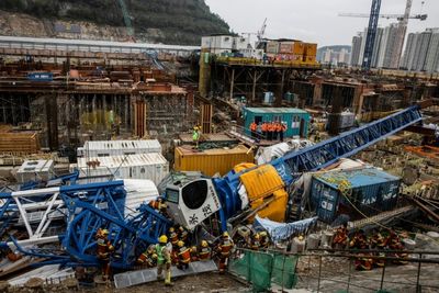 Three dead, six injured in Hong Kong crane collapse