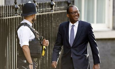 Kwasi Kwarteng assures City of support for Bank of England independence