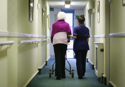 Recommendation for wearing face coverings in care homes dropped