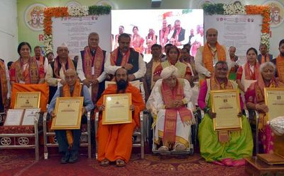 Doctorates presented to five eminent personalities