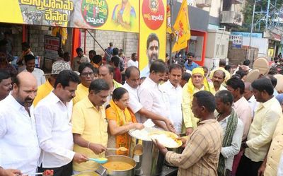 Andhra Pradesh: TDP activists demand continuation of Anna Canteens