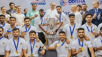 Naveen Patnaik felicitates Odisha Juggernauts for winning Ultimate Kho Kho