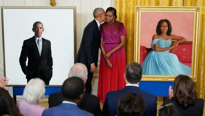 Obamas unveil their White House portraits