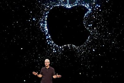 Apple maintains prices on new iPhones despite inflation