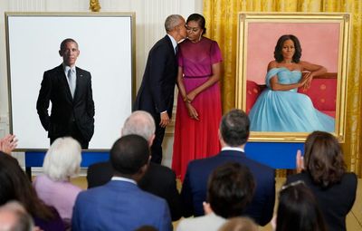 People praise ‘stunning’ portraits of Michelle and Barack Obama after they are unveiled at White House