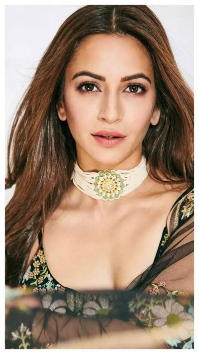 10 Pictures Kriti Kharbanda Acing Her Beauty