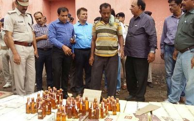 ‘Dry’ Bihar to turn liquor bottles into glass bangles