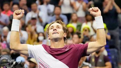 US Open: Casper Ruud keeps No. 1 dream alive