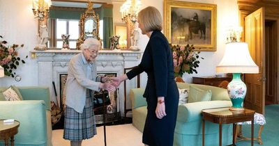 People left baffled by Queen's handbag during official meeting with PM Liz Truss