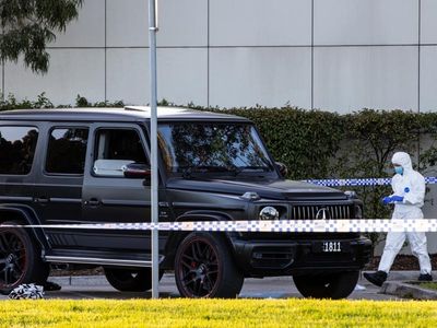 Bail wait for baby-faced kill plot accused