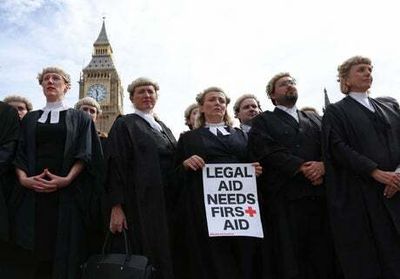 New Justice Secretary Brandon Lewis agrees to meet barristers on strike