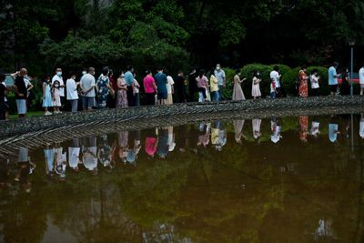 Megacity Chengdu extends Covid lockdown