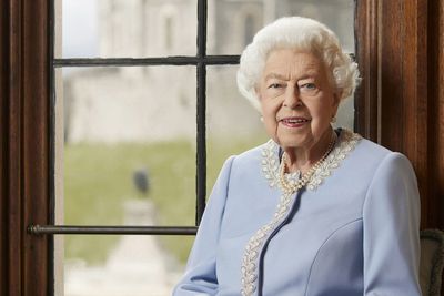 Doctors ‘concerned’ for health of UK’s Queen Elizabeth II