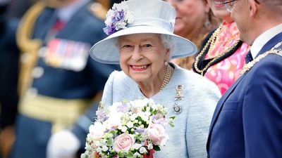 Queen Elizabeth Remains Under Medical Supervision In Scotland: Prince Charles Travels to Balmoral